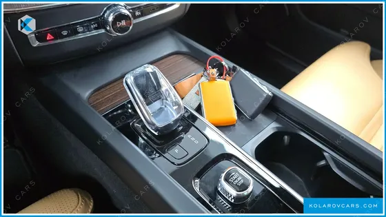 VOLVO XC60 B5 INSCRIPTION