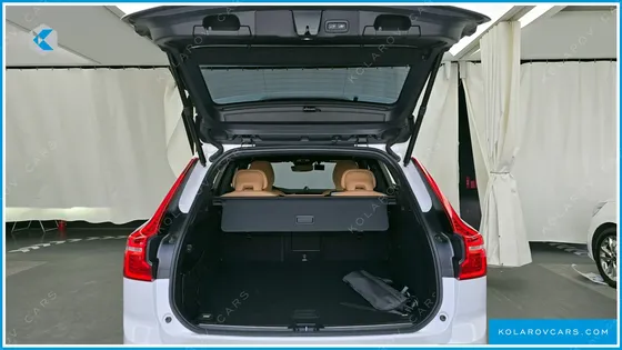 VOLVO XC60 B5 INSCRIPTION