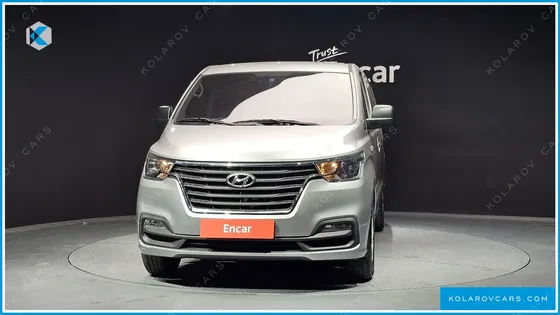 HYUNDAI STAREX VAN 5-SEATER