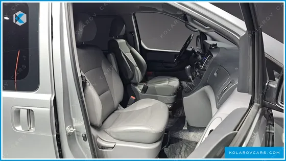 HYUNDAI STAREX VAN 5-SEATER