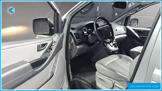 HYUNDAI STAREX VAN 5-SEATER