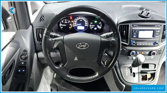 HYUNDAI STAREX VAN 5-SEATER