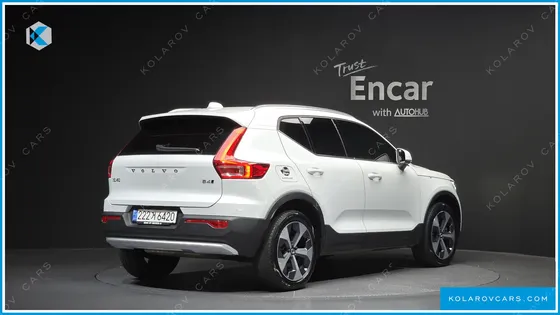 VOLVO XC40 B4 ULTIMATE BRIGHT