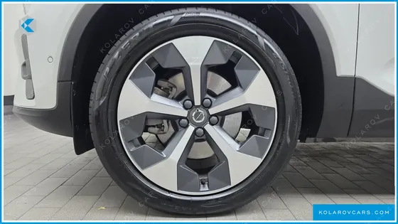VOLVO XC40 B4 ULTIMATE BRIGHT