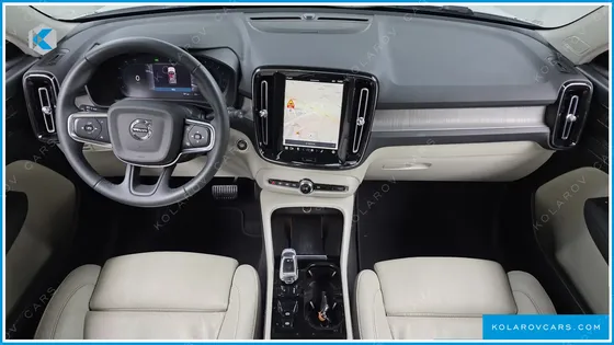 VOLVO XC40 B4 ULTIMATE BRIGHT