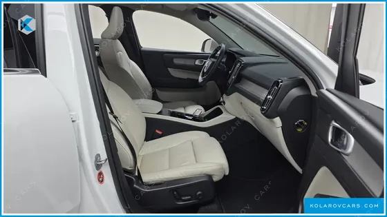 VOLVO XC40 B4 ULTIMATE BRIGHT