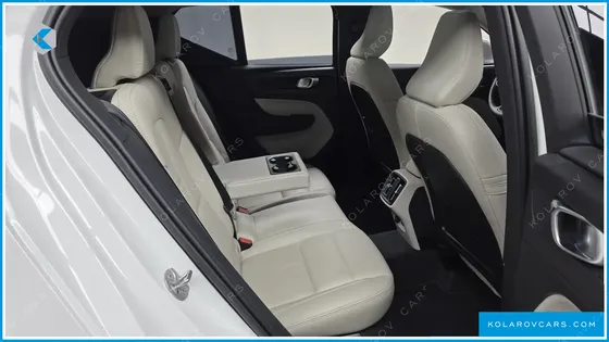 VOLVO XC40 B4 ULTIMATE BRIGHT