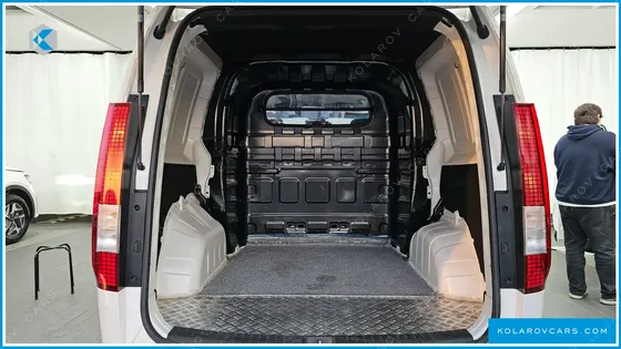 HYUNDAI STARIA CARGO 5-SEATER