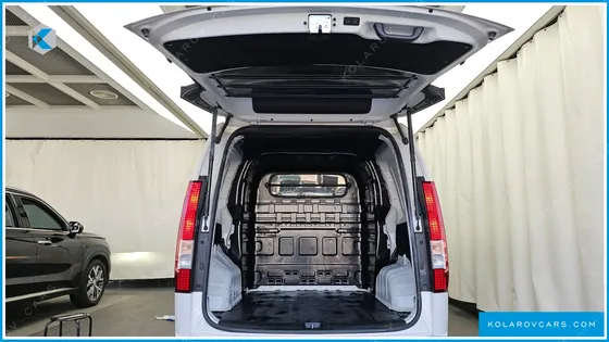 HYUNDAI STARIA CARGO 5-SEATER