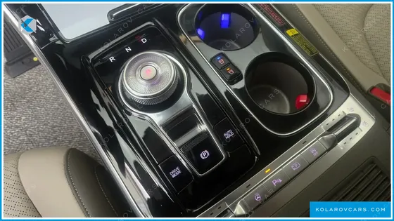 KIA CARNIVAL 9-SEATER HI-LIMOUSINE