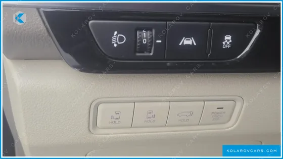 KIA CARNIVAL 9-SEATER HI-LIMOUSINE