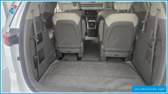KIA CARNIVAL 9-SEATER HI-LIMOUSINE