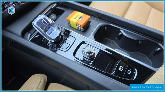 VOLVO XC60 T8 ULTRA BRIGHT