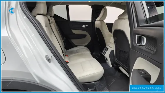VOLVO XC40 B4 ULTRA BRIGHT