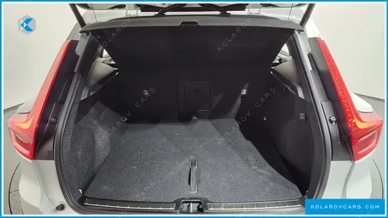 VOLVO XC40 B4 ULTRA BRIGHT