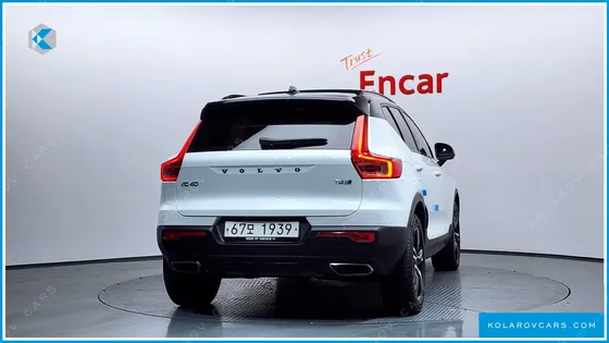 VOLVO XC40 T4 R-DESIGN