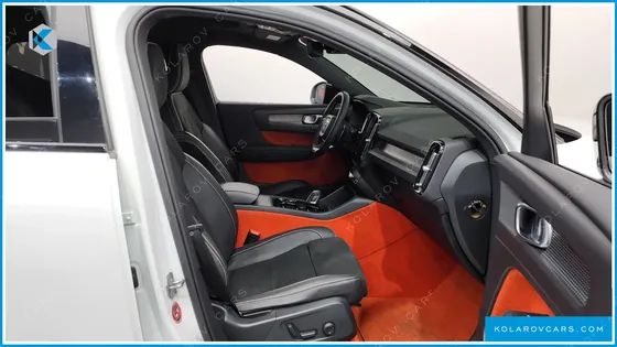 VOLVO XC40 T4 R-DESIGN