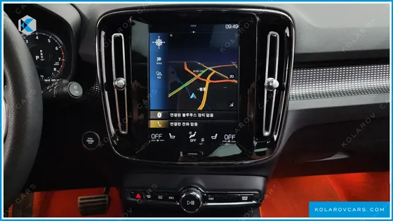 VOLVO XC40 T4 R-DESIGN