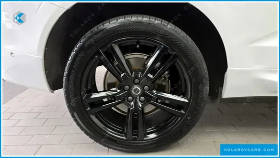 VOLVO XC60 T8 R-DESIGN