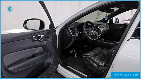 VOLVO XC60 T8 R-DESIGN