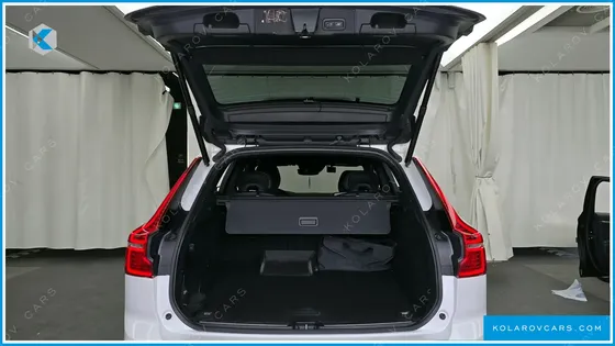 VOLVO XC60 T8 R-DESIGN