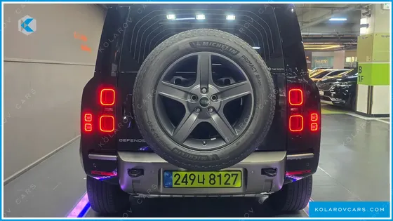 LAND ROVER DEFENDER 110 P300 X-DYNAMIC SE