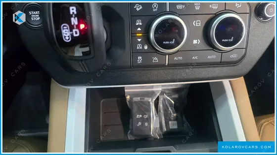 LAND ROVER DEFENDER 110 P300 X-DYNAMIC SE