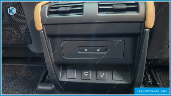 LAND ROVER DEFENDER 110 P300 X-DYNAMIC SE