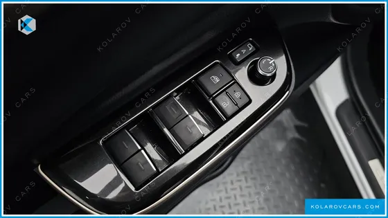 TOYOTA CROWN 2.5 4WD HYBRID