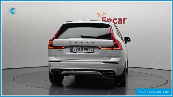 VOLVO XC60 T8 R-DESIGN