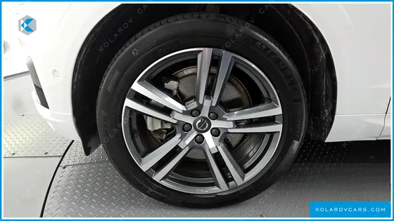 VOLVO XC60 T8 R-DESIGN