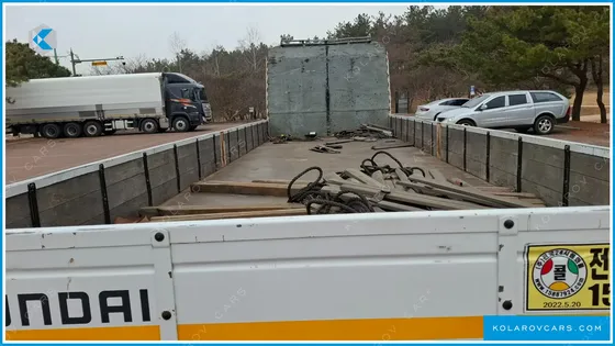 HYUNDAI MEGA TRUCK GOLD