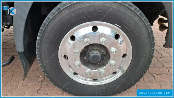 HYUNDAI MEGA TRUCK GOLD