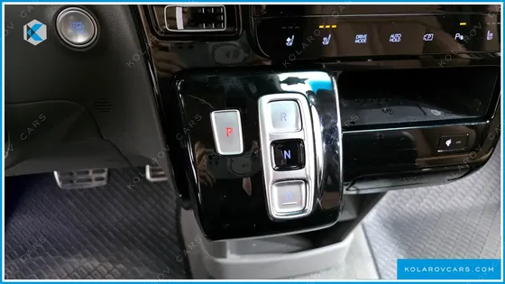 HYUNDAI STARIA NONE