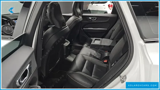 VOLVO XC60 T8 R-DESIGN