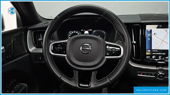 VOLVO XC60 T8 R-DESIGN