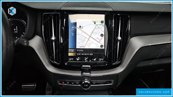 VOLVO XC60 T8 R-DESIGN