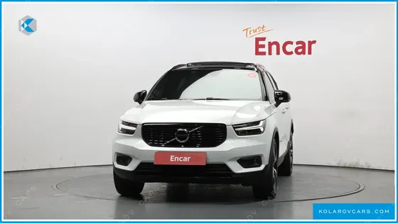 VOLVO XC40 T4 R-DESIGN