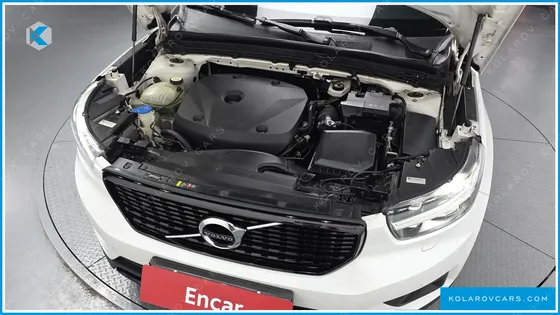 VOLVO XC40 T4 R-DESIGN