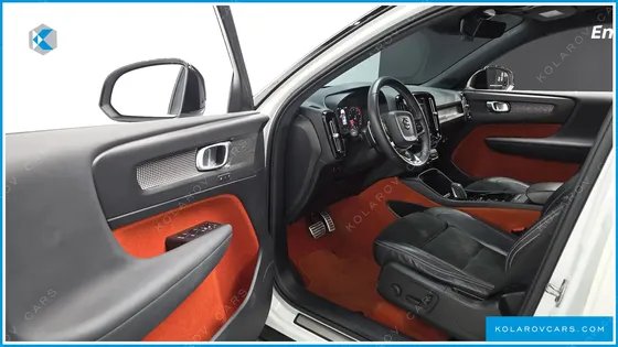 VOLVO XC40 T4 R-DESIGN