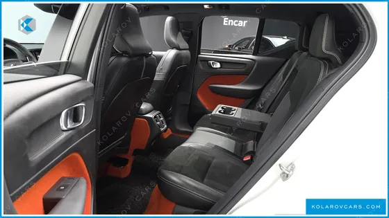 VOLVO XC40 T4 R-DESIGN