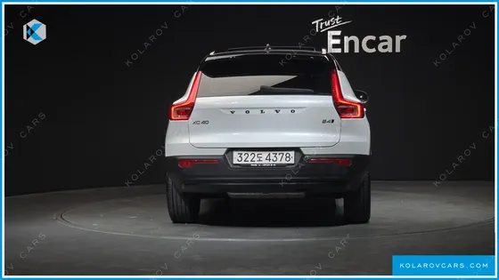 VOLVO XC40 B4 R-DESIGN