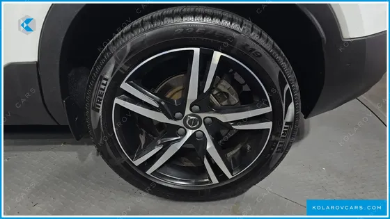 VOLVO XC40 B4 R-DESIGN