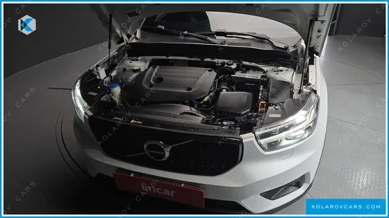 VOLVO XC40 B4 R-DESIGN
