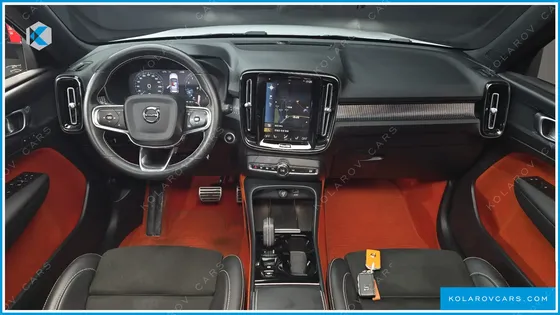 VOLVO XC40 B4 R-DESIGN