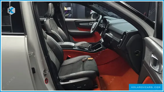 VOLVO XC40 B4 R-DESIGN