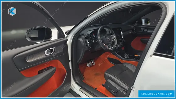 VOLVO XC40 B4 R-DESIGN