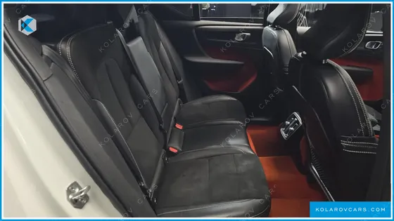 VOLVO XC40 B4 R-DESIGN
