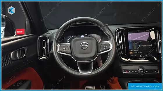 VOLVO XC40 B4 R-DESIGN