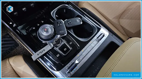 KIA CARNIVAL 9-SEATER SIGNATURE